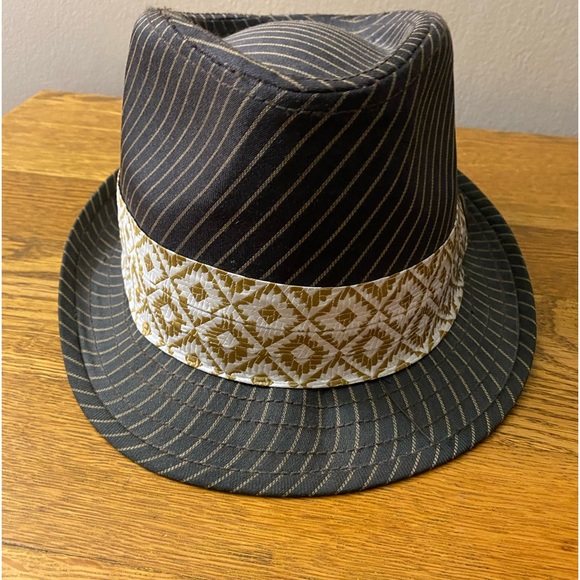 Goorin Brothers brown striped fedora. Size medium new condition. - Picture 2 of 6